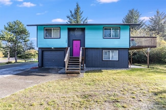165 Spruce Loop SW, Ocean Shores, WA 98569