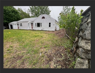 1008 Toll Gate Rd, Warwick, RI 02886
