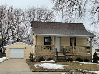 909 8th Ave SE, Rochester, MN 55904
