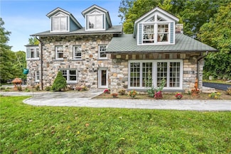 37 Lovell St, Mahopac, NY 10541