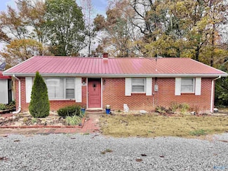 142 S Roberson Rd, Iron City, TN 38463