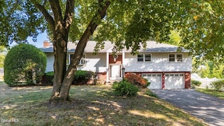 50 Emerick Ln, Albany, NY 12211