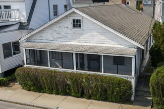 10 Church St, Hampton, NH 03842