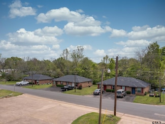 601-611 Canada St, Jacksonville, TX 75766