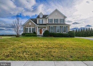 15 Bella Vista Dr, Mechanicsburg, PA 17050