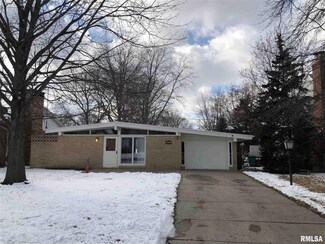 821 N Cortland Ave, West Peoria, IL 61604