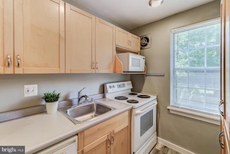 109 E Glebe Rd Unit C, Alexandria, VA 22305
