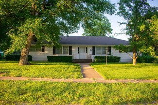 308 E Benton St, Windsor, MO 65360