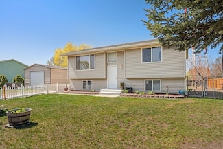 5513 N Farmfield Rd, Newman Lake, WA 99025
