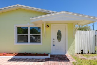 2624 S 27th St, Fort Pierce, FL 34981
