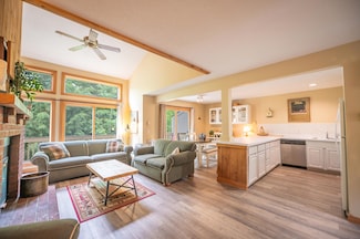 15D Snow Tree Ln Unit Clovers D, Dover, VT 05356