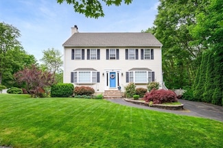 5 Harbor Dr, Haverhill, MA 01830