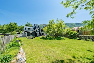30 S Main St, Danby, VT 05739