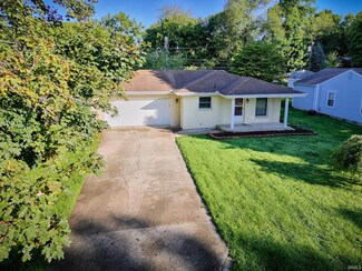 716 E Northshore Dr, Syracuse, IN 46567