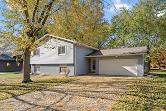 7261 Quantico Ln N, Osseo, MN 55311