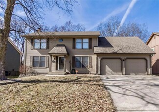 410 NE Adams Dr, Lees Summit, MO 64086