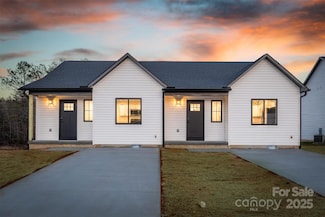 1265 Margaret St NW, Valdese, NC 28690