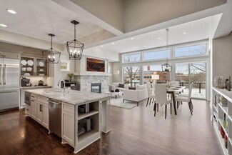 512 Oak Ridge Place, Hopkins, MN 55305