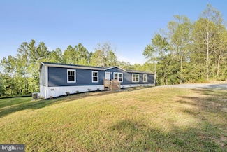 8 Winter Wheat Ln, Fredericksburg, VA 22406