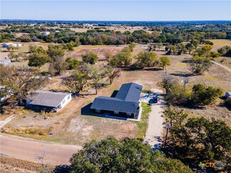 204 Barton Ln, Gatesville, TX 76528