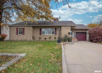 2931 30th Ave, Rock Island, IL 61201