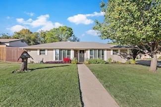 1723 Post Oak Dr, Bedford, TX 76021