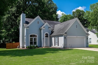 14130 Misty Brook Ln, Charlotte, NC 28273