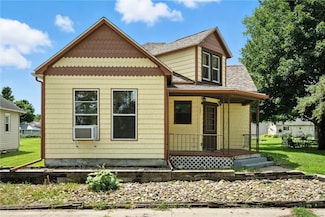 205 Hall Ave, Lowden, IA 52255