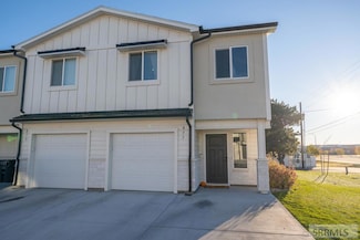 877 Golden Bear Ln, Idaho Falls, ID 83402