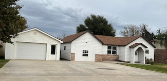 505 S Denton St, Booker, TX 79005