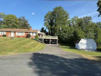 205 Great Oaks Dr, Madison Heights, VA 24572