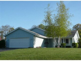 5271 E Nordic Woods Dr, Byron, IL 61010