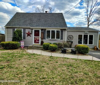434 Shady Ln, Howell, NJ 07731