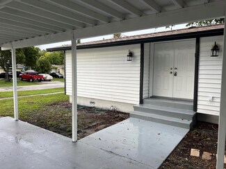 3884 Mackinac Rd, Lake Worth, FL 33462