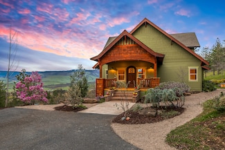 2208 Lupine Dr, Ashland, OR 97520