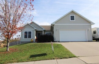 101 Hampton Cir, Williamsburg, IA 52361