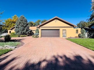 202 Cochise Trail, Hutchinson, KS 67502