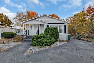 8 Forest Ln, Attleboro, MA 02703