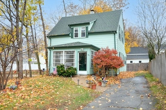 83 Highland St, Reading, MA 01867