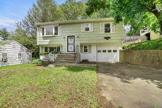 9 Marlin Dr, Norwalk, CT 06854