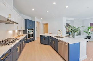 2001 Atherton Ct, Vacaville, CA 95687