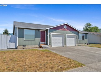 4404 Faircrest Dr, Tillamook, OR 97141