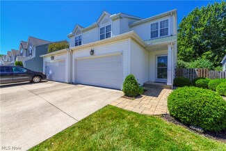 9750 Sugarbush Cir, Olmsted Falls, OH 44138
