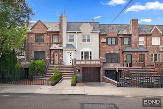 82-15 Penelope Ave, Flushing, NY 11379