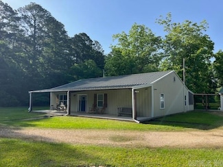 268 Hill St, Warren, AR 71671