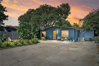 252 S 8th St, Aransas Pass, TX 78336