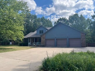 907 Macy Dr, Neosho, MO 64850
