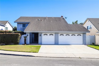 17152 Englewood Cir, Huntington Beach, CA 92647