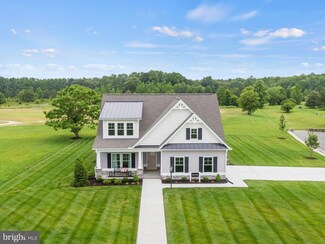 60 Hobbs Hole Ln, Tappahannock, VA 22560