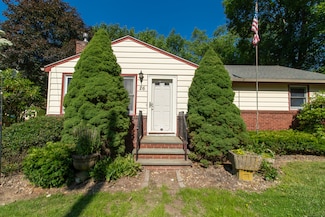 26 Hunt Ln, East Haven, CT 06512